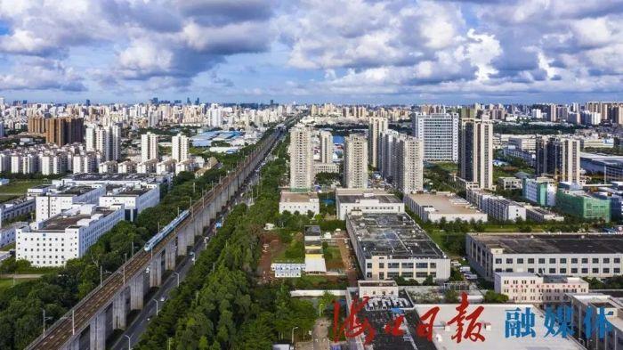 俯瞰海口国家高新技术产业开发区药谷工业园,入驻的药企连成一片,且